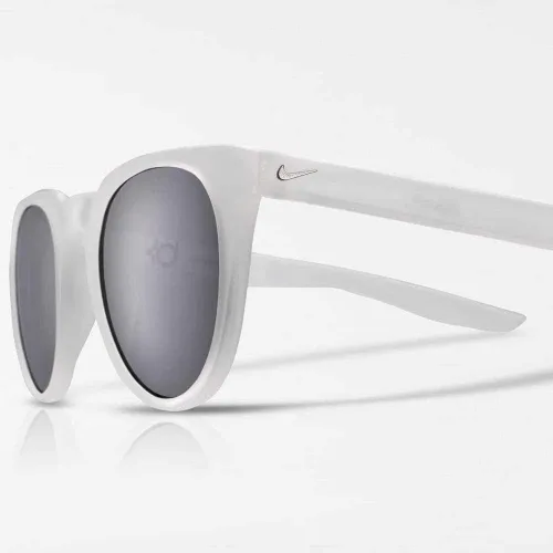 Vista 3 de Nike EV1136-070 KD Trace - Gafas de sol mate huesos claros color gris oscuro