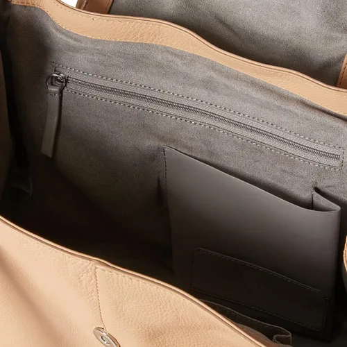 Vista 8 de Vince Camuto Lenka Tote
