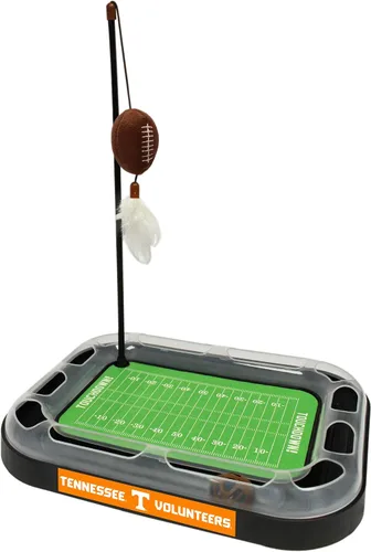 Vista 32 de Pets First NCAA Alabama Crimson Tide Football Field - Juguete rascador para gatos con peluche relleno de hierba gatera y juguete de plumas, con bola