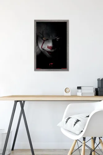 Vista 6 de Trends International IT-Pennywise - Póster de pared, 14.725 x 22.375 pulgadas, versión enmarcada de madera de granero
