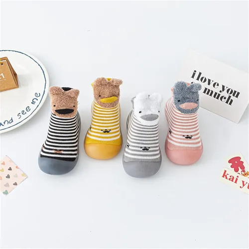 Vista 7 de Pantuflas antideslizantes para caminar y correr, mocasines para bebés y niños pequeños, mocasines antideslizantes con rayas arcoíris