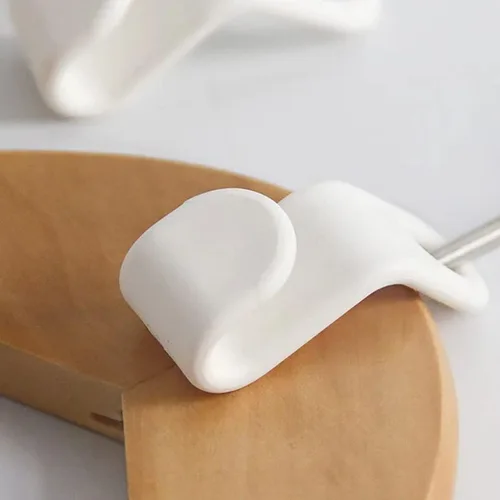 Vista 2 de 50 ganchos para colgar ropa, ganchos en cascada, clips extensores de plástico multifuncionales resistentes para ahorrar espacio, color blanco 50