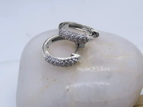 Vista 2 de Dazzlingrock Collection Pendientes de aro de oro blanco de 10 quilates de 0,30 quilates de oro blanco