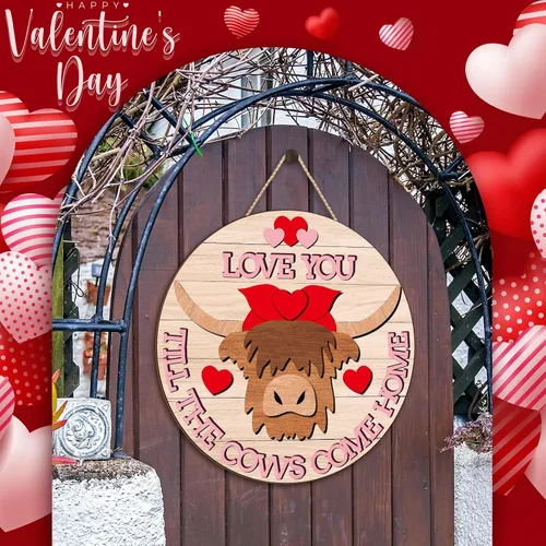 Vista 6 de GlikCeil Decoración de puerta de vaca de las tierras altas del día de San Valentín, letreros de madera de vaca de 11.8 pulgadas, bonita corona