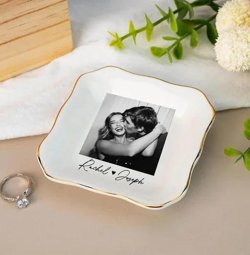 Vista 6 de UrbanNEST Plato de cerámica personalizado para parejas, recuerdo de retrato personalizado, regalo de aniversario para él y ella, regalo único
