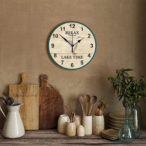Vista 3 de Reloj de pared de madera de 10 pulgadas Relax You're on Lake Time con pato, funciona con pilas y manecillas de metal, reloj de pared