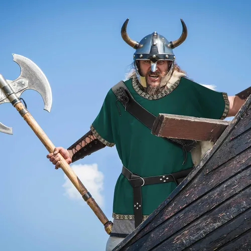 Vista 4 de 6 piezas de Halloween para hombre, accesorios medievales para disfraz, túnica vikinga, camisa renacentista, caballero de cuero sintético, brazaletes