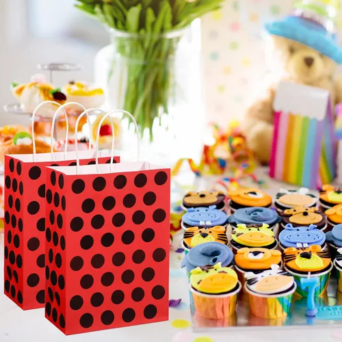 Vista 7 de Gersoniel Paquete de 16 bolsas de regalo para fiesta de mariquita, bolsas de dulces con asas, lunares rojos y negros, suministros de fiesta