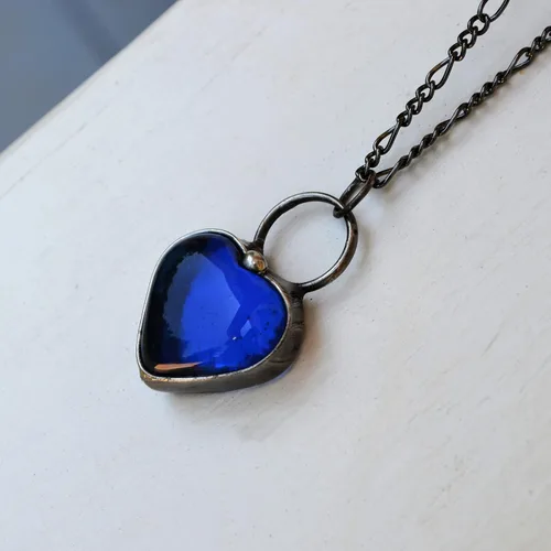 Vista 32 de Handmade Glass Chunky Heart Necklace