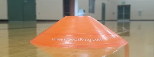 Vista 4 de HOOPSKING Juego de 20 conos de agilidad, ideal para dribling, tiro y ejercicios de baloncesto de agilidad