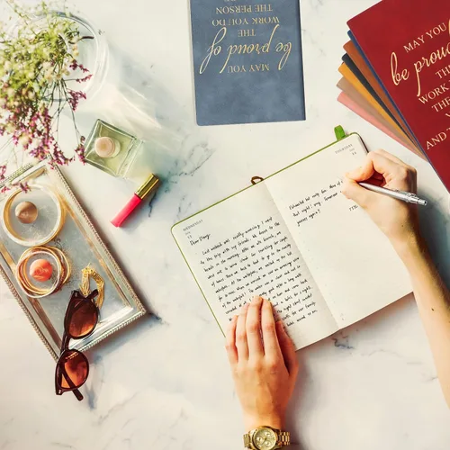 Vista 4 de Ctosree Paquete de 24 regalos de agradecimiento a los empleados, diario de cuero A6 a granel con texto en inglés «May You Be Proud of The Work»