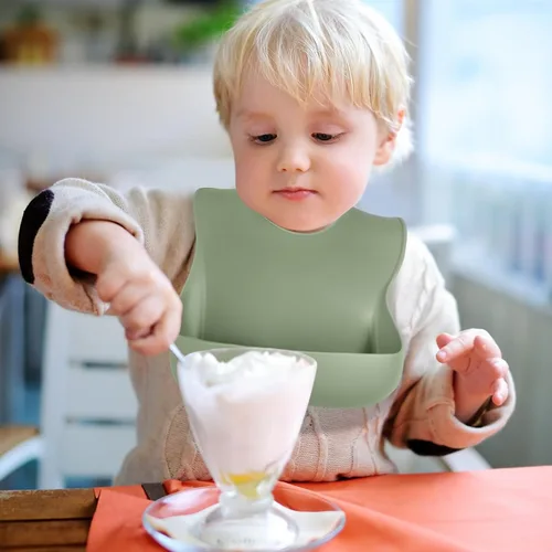 Vista 6 de Eascrozn Juego de 3 baberos de silicona para bebés y niños pequeños, sin BPA, suaves y ajustables impermeables para alimentos esenciales