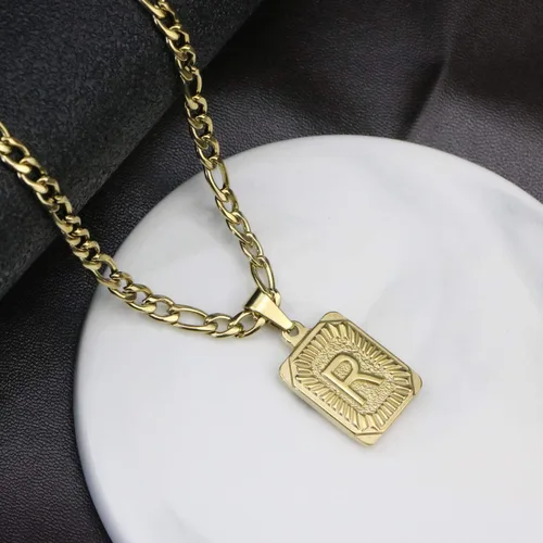 Vista 4 de Joycuff - Collar con dije de letra inicial, chapada en oro de 18 quilates, medallón rectangular con alfabeto cuadrado, hecho a mano, de acero