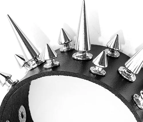 Vista 3 de Eigso 2-5 pulseras de piel sintética para hombres y mujeres, pulseras góticas steampunk ajustables con cadenas