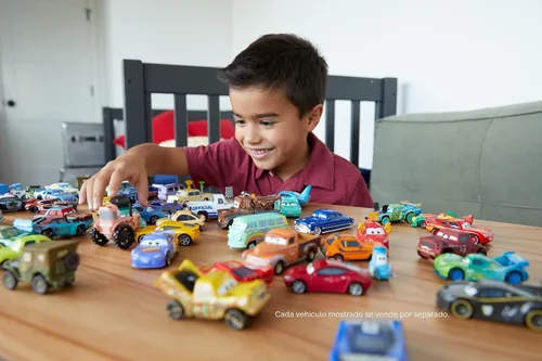 Vista 3 de Vehículo de lujo Miss Fritter moldeado a presión Disney Pixar Cars 3