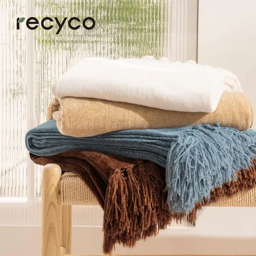 Vista 6 de RECYCO Manta Suave y Acogedora de Chenilla con Flecos de Borlas para Sofá, Silla, Cama, Sala de Estar, Regalo (Beige, 50" x 60")