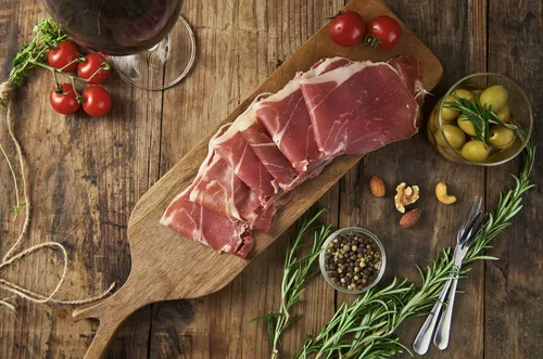 Vista 4 de Fermin Jamón de Paletilla Deshuesada 50% de Grano Ibérico (3.5–4.5 lbs) – Paleta de Cebo Ibérica Deshuesada