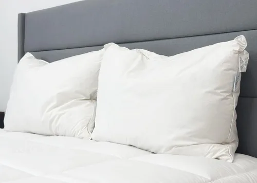 Vista 2 de Paquete de 2 almohadas únicas de plumón y plumas de pato blanco de triple núcleo, tamaño King, soporte suave/medio, perfecto para personas que