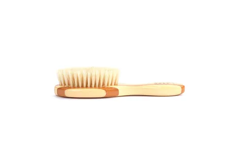 Vista 3 de Bass Cepillos Cepillo para bebé Cerda natural suave Mango de bambú puro Óvalo extra pequeño Acabado a rayas Modelo BB1 - SB