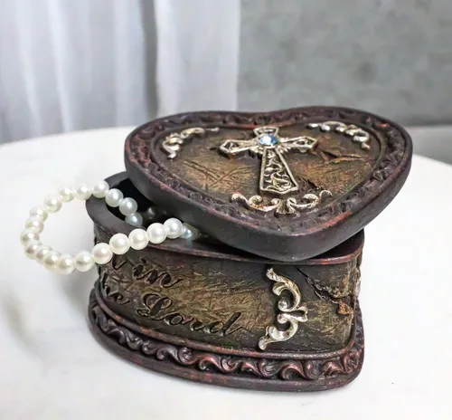 Vista 4 de Ebros Gift Rústico vaquero occidental Cowgirl Trust In The Lord Scroll Art Cruz en forma de corazón intrincado decorativo joyería baratija caja