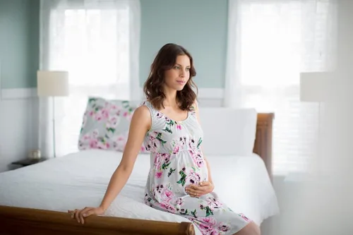 Vista 9 de Baby Be Mine - Bata de maternidad 3 en 1 para parto, lactancia, embarazo y maternidad, indispensable para llevar al hospital