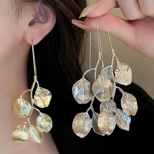 Vista 2 de Aretes colgantes geométricos exagerados y brillantes para mujer