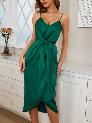 Vista 4 de CUPSHE Vestido midi de satén para mujer, color verde esmeralda, con cuello en V, tirantes delgados, vestido de cóctel, fiesta con lazo en la cintura