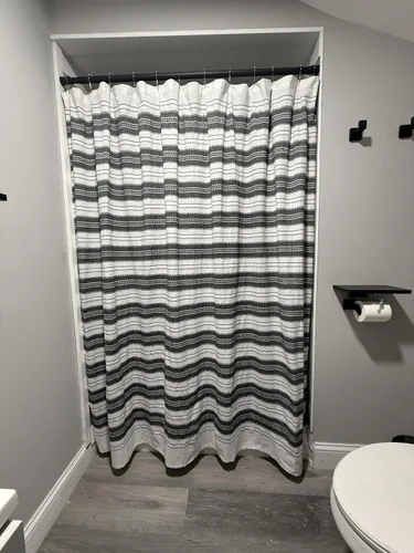 Vista 8 de Serafina Home Cortina de ducha de tela blanca y negra a rayas náuticas: hotel de lujo 100% algodón con tejido decorativo detallado para baño 70 "x