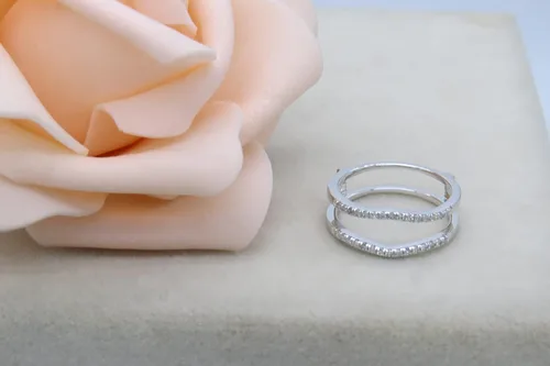Vista 3 de Dazzlingrock Collection Anillo doble de diamante redondo de 0,18 quilates para mujer, realzador de boda, oro de 14 quilates