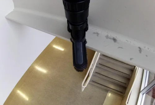 Vista 7 de Cen-Tec Systems Aspiradora de mochila HEPA de 6 cuartos de galón con kit de limpieza elevado de 20 pies