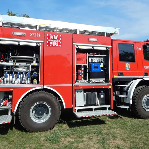 Vista 5 de Fasmov Paquete de 10 calcomanías para extintor de incendios en el interior, calcomanías de vinilo autoadhesivas de 5 x 4 pulgadas, resistentes a