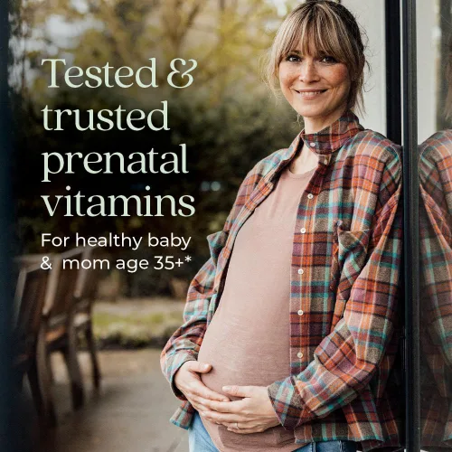 Vista 2 de New Chapter Vitaminas prenatales, un multivitamínico prenatal diario a partir de 35 años con metilfolato + colina para mamá y bebé saludables, 30