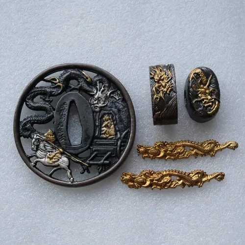 Vista 11 de Espada samurái japonesa Koshirae-Tsuba Fuchi Kashira Menuki Cobre chapado en oro