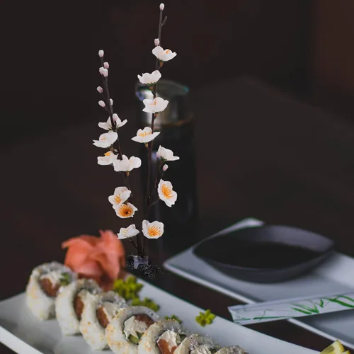 Vista 5 de Hemoton Flores artificiales de cerezo en flor, 4 piezas, decoraciones de plato de sashimi para centro de mesa de restaurante japonés, adornos