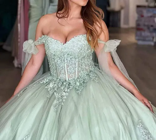 Vista 3 de Vestidos de quinceañera con hombros descubiertos vestidos de tul hinchados para vestido de 15 años de encaje apliques vestido de fiesta Ftu01