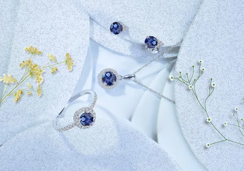 Vista 4 de Aretes de tuerca con diamantes y piedras preciosas auténticas, 3 diamantes redondos naturales colocados sobre una piedra preciosa natural, oro rosa