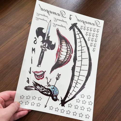 Vista 5 de 3 hojas de tatuajes temporales PadOUN The Joker, tatuajes falsos de Halloween de Suicde Squad, tatuaje adhesivo para disfraces de Halloween