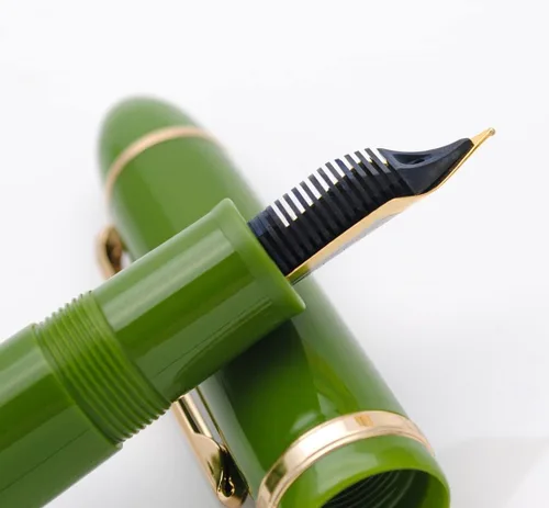 Vista 6 de Pluma estilográfica Jinhao X159 (Plumín EF 0.38mm, verde aguacate con clip dorado)