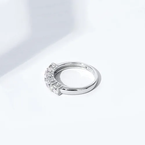 Vista 4 de Tienda Collection Sterling Silver Five-Stone Ring set with Round Cut Infinite Elements Cubic Zirconia