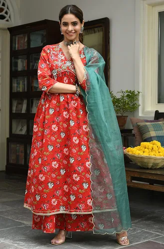 Vista 5 de Janasya Kurta con estampado floral de algodón rojo para mujer con Palazzo y Dupatta, Rojo