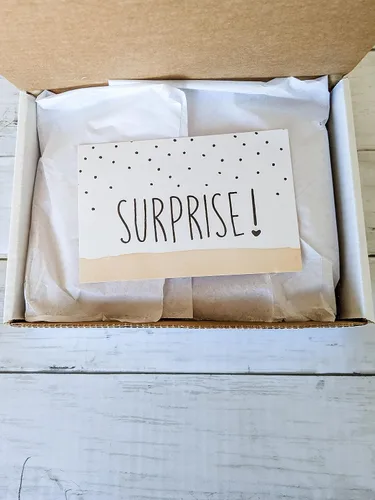 Vista 2 de Caja de anuncios de embarazo sorpresa de abuelos, caja única para revelar bebé con divertido mameluco