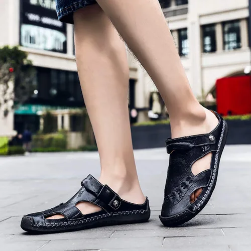 Vista 6 de MIXSNOW Sandalias de cuero para hombre, zapatos de agua casuales de verano, para caminar, al aire libre, playa, viajes, pantuflas (negro 42), Negro