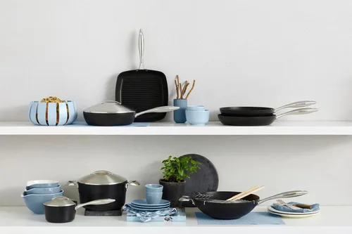 Vista 4 de Scanpan Cacerola antiadherente profesional de 1 1/4 cuartos de galón con tapa, compatible con todas las estufas, lista para inducción, apta
