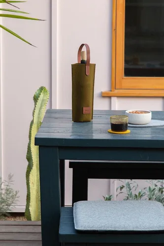 Vista 6 de Graf Lantz Botella de vino Cozy Carrier, 100% lana merino con mango de cuero, se adapta a una botella de vino estándar, carbón
