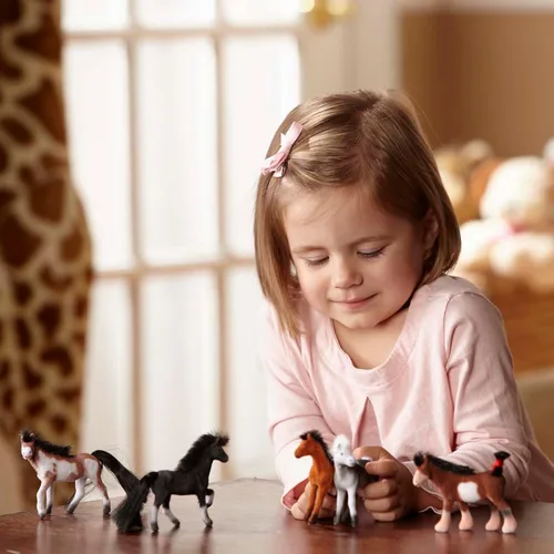 Vista 6 de Amigos de la pastura para niños Melissa & Doug, caballos coleccionables, 12 unidades, talla única