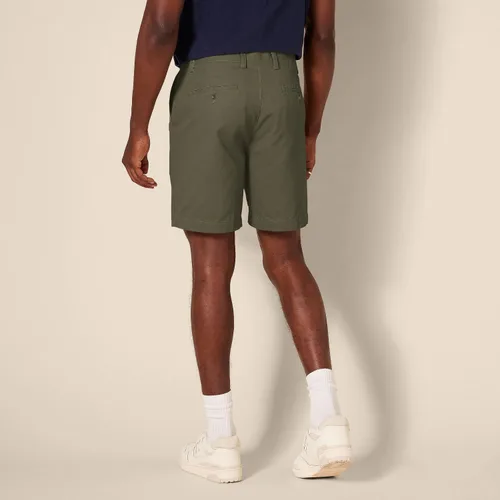 Vista 3 de Tienda Essentials - Pantalón corto ajustado para hombre, 7 pulgadas, Verde Oliva, 38