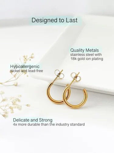 Vista 5 de Altitude Boutique Aretes de aro pequeños de oro de 18 quilates para mujer, aretes de tubo fino chapados en oro, ligeros, hipoalergénicos y gruesos