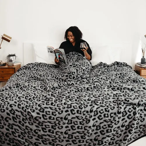 Vista 32 de Big Blanket Co Original Stretch Ballerina - Manta gigante extra grande de 6 x 6 pies, suave, elástica, lavable a máquina, se adapta a toda la familia