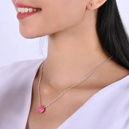 Vista 2 de Gempires Collar con Colgante de Cristal de Rubí Natural en Bruto Piedra Natal de Julio Joyería Hecha a Mano Hipoalergénica 18 Pulgadas Plateado