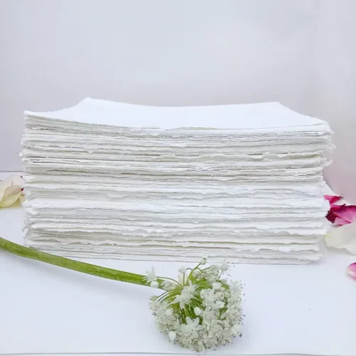 Vista 3 de E-Tailor Hojas sueltas de papel de algodón hechas a mano con borde de cubierta de 130 GSM, blanco marfil (4 x 6) marfil (paquete de 100 hojas)